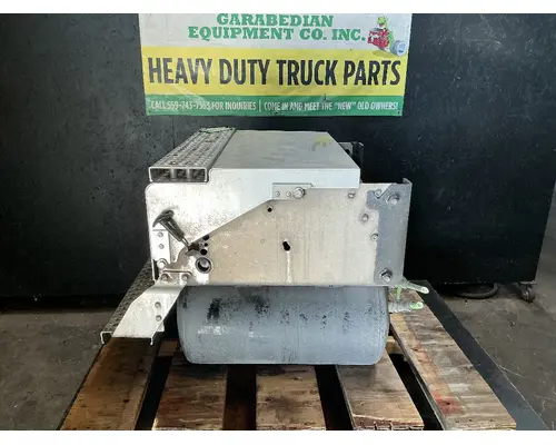 INTERNATIONAL RH613 Battery Boxes