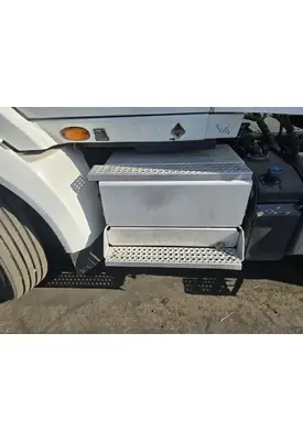 INTERNATIONAL RH613 Battery Boxes