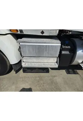 INTERNATIONAL RH613 Battery Boxes