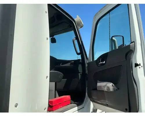 INTERNATIONAL RH613 Cab Assembly