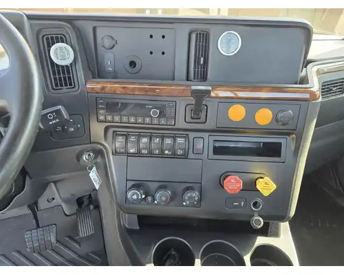 INTERNATIONAL RH613 Cab Assembly