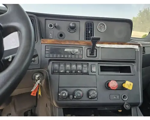 INTERNATIONAL RH613 Cab Assembly