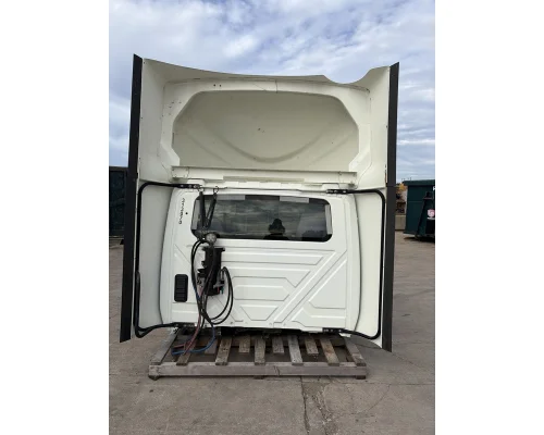 INTERNATIONAL RH613 Cab