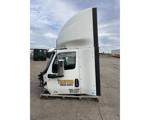INTERNATIONAL RH613 Cab