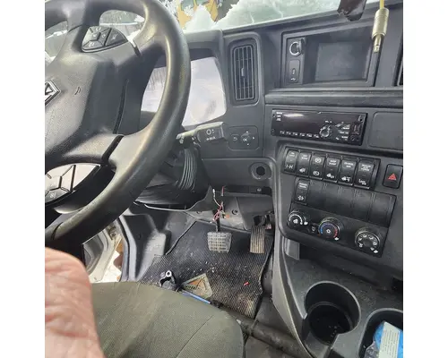 INTERNATIONAL RH613 Cab