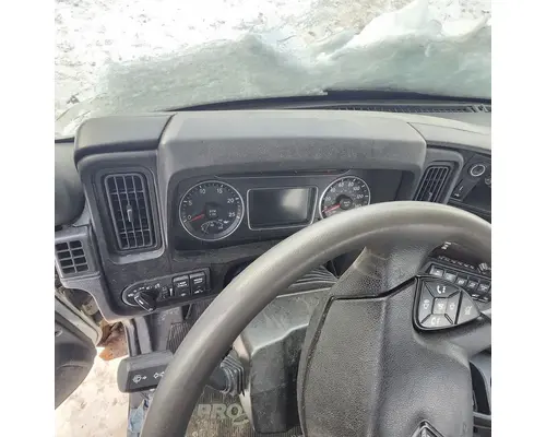 INTERNATIONAL RH613 Cab