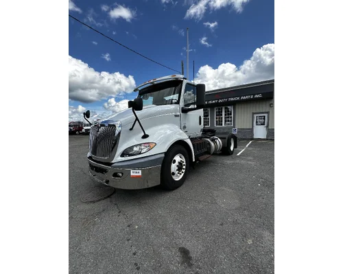 INTERNATIONAL RH613 Complete Vehicle