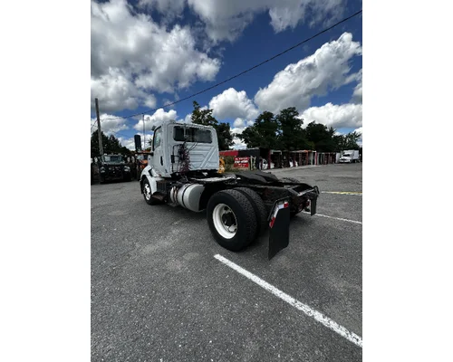 INTERNATIONAL RH613 Complete Vehicle