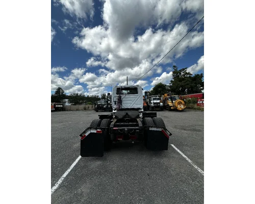 INTERNATIONAL RH613 Complete Vehicle
