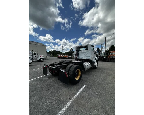 INTERNATIONAL RH613 Complete Vehicle