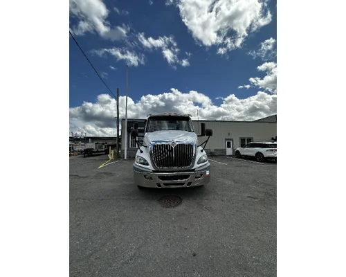 INTERNATIONAL RH613 Complete Vehicle