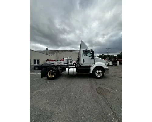 INTERNATIONAL RH613 Complete Vehicle