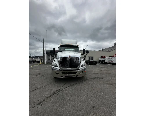 INTERNATIONAL RH613 Complete Vehicle