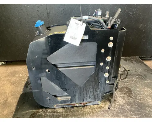 INTERNATIONAL RH613 DEF Tank