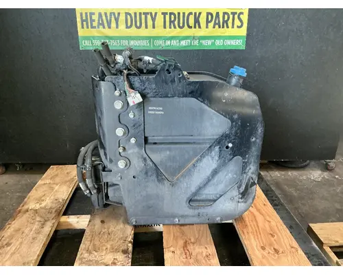 INTERNATIONAL RH613 DEF Tank