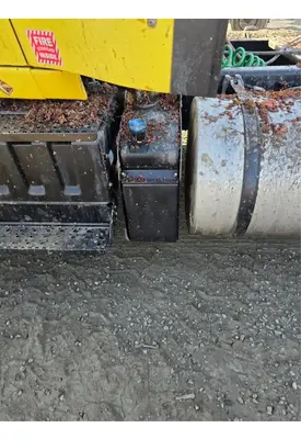 INTERNATIONAL RH613 DEF Tank