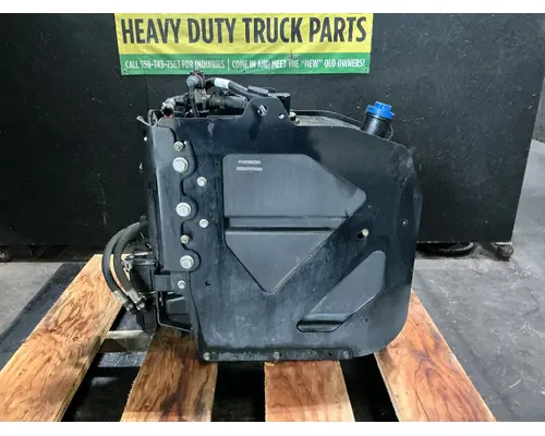 INTERNATIONAL RH613 DEF Tank