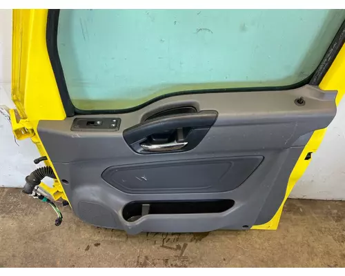 INTERNATIONAL RH613 Door Assembly, Front