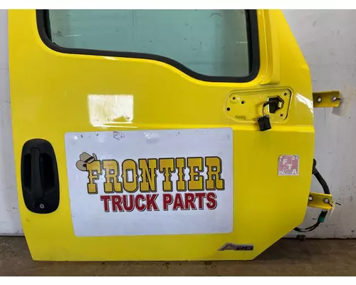 INTERNATIONAL RH613 Door Assembly, Front