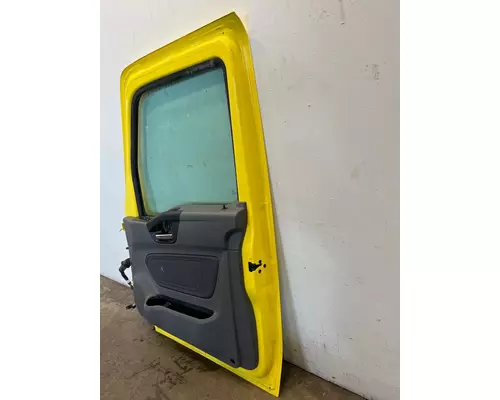 INTERNATIONAL RH613 Door Assembly, Front