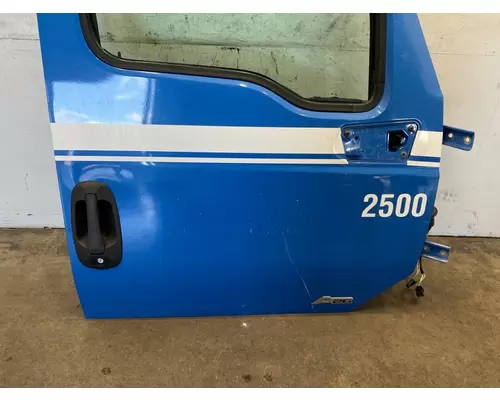 INTERNATIONAL RH613 Door Assembly, Front