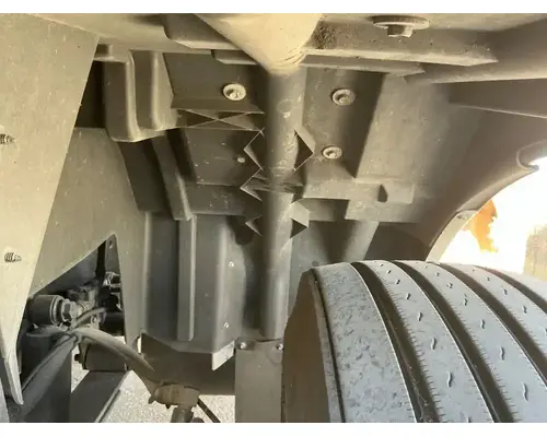 INTERNATIONAL RH613 Fender Extension