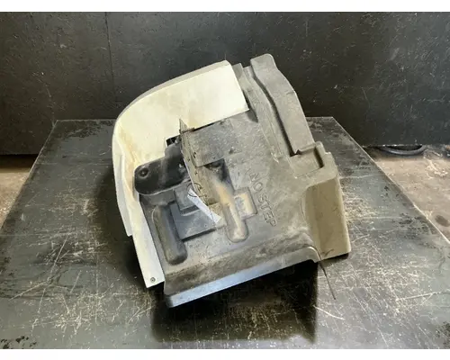 INTERNATIONAL RH613 Fender Extension