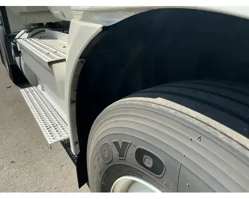 INTERNATIONAL RH613 Fender Extension