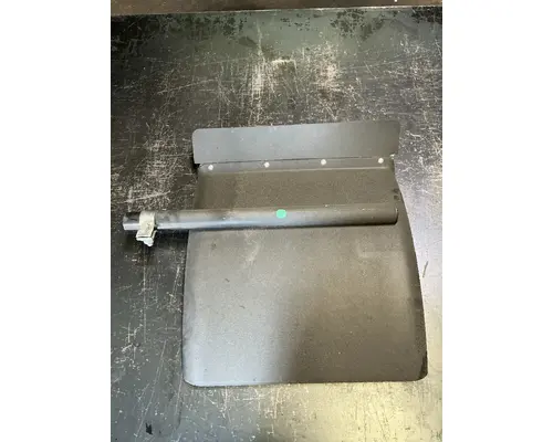 INTERNATIONAL RH613 Fender