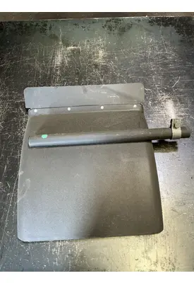 INTERNATIONAL RH613 Fender