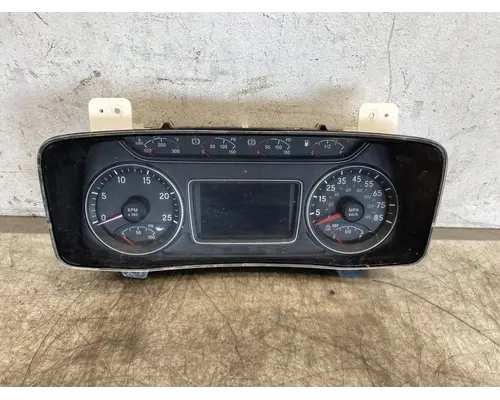 INTERNATIONAL RH613 Instrument Cluster