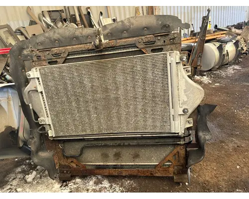 INTERNATIONAL RH613 Radiator