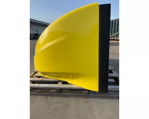 INTERNATIONAL RH613 Wind Deflector