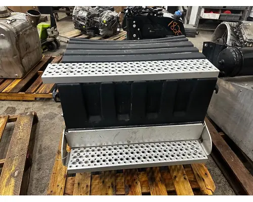 INTERNATIONAL RH61F Battery Box