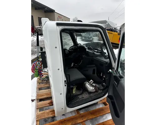 INTERNATIONAL RH61F Cab