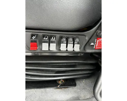 INTERNATIONAL RH61F Seat, Front