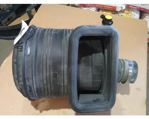 INTERNATIONAL RH AIR CLEANER