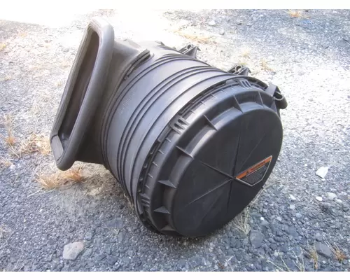 INTERNATIONAL RH AIR CLEANER