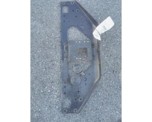 INTERNATIONAL RH CROSSMEMBER