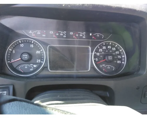 INTERNATIONAL RH GAUGE CLUSTER