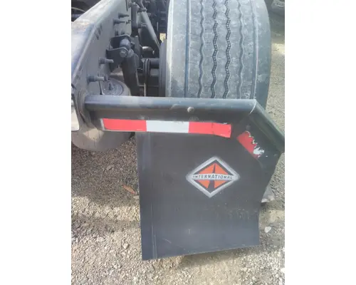 INTERNATIONAL RH MUD FLAP HANGER