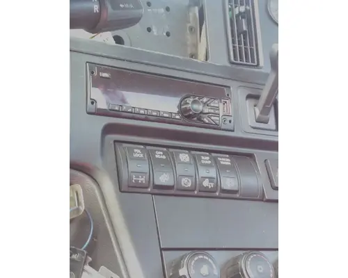 INTERNATIONAL RH RADIO AMFMBLUETOOTH