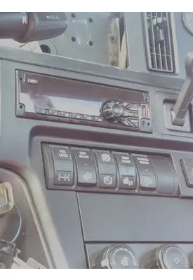 INTERNATIONAL RH RADIO AM/FM/BLUETOOTH