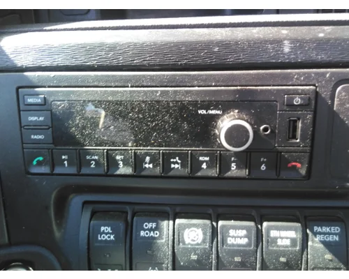 INTERNATIONAL RH RADIO AMFMBLUETOOTH