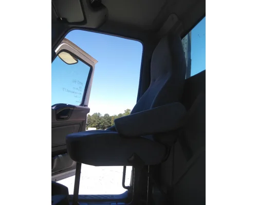 INTERNATIONAL RH SEAT, FRONT