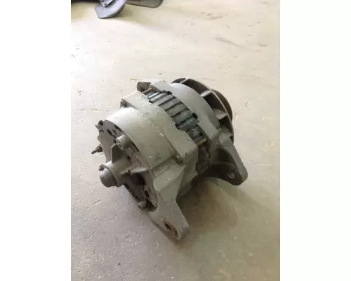 INTERNATIONAL T444E Alternator