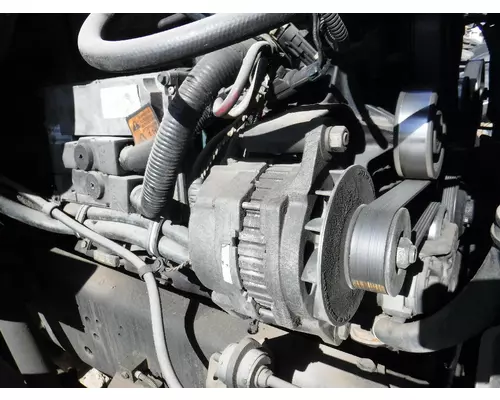 INTERNATIONAL T444E Alternator