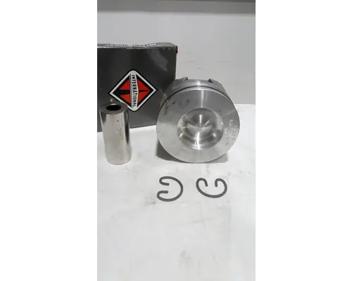 INTERNATIONAL T444E Engine Mounts