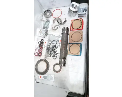 INTERNATIONAL T444E Engine Mounts