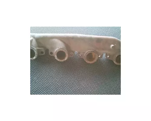 INTERNATIONAL T444E Exhaust Manifold